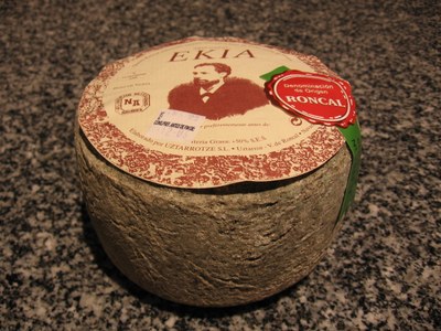 Aralar y PNV piden a Bruselas que prohíba la leche de oveja assaf en el queso de Roncal
