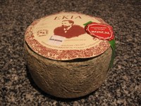 Aralar y PNV piden a Bruselas que prohíba la leche de oveja assaf en el queso de Roncal